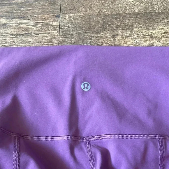 Lululemon Pink/Purple Cropped Leggings sz 4 - Picture 3 of 6